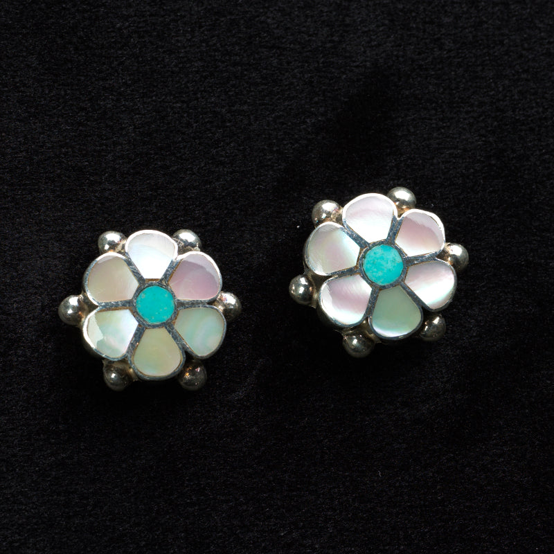 Benina Kallestewa: Pink Shell Turquoise Center, Earrings