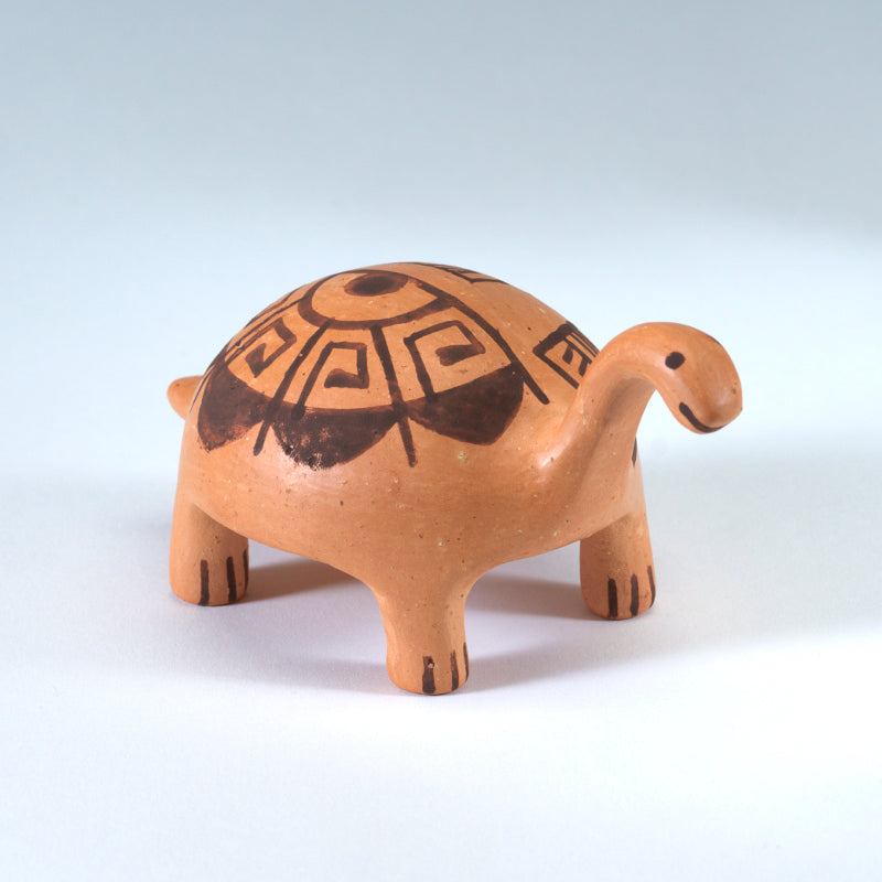 Jaren Cachini: Clay Pottery Turtle