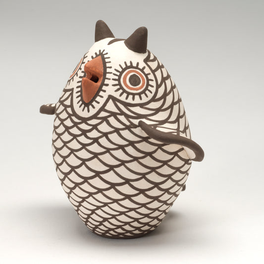 Carlos Laate: Natural Clay Pottery, Owl