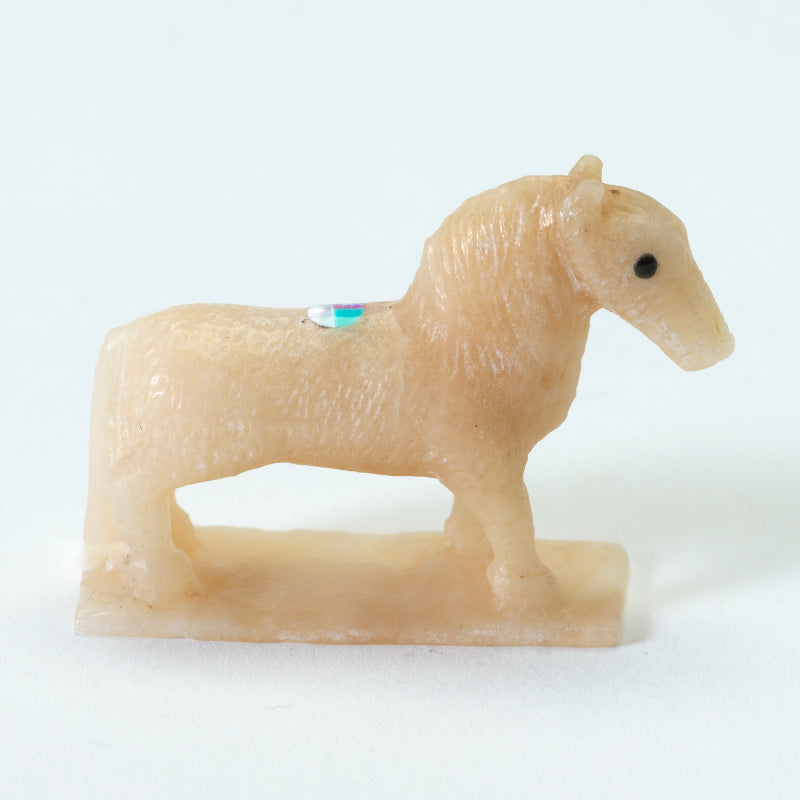 Raybert Kanteena: Creamy Alabaster, Horse with inlay