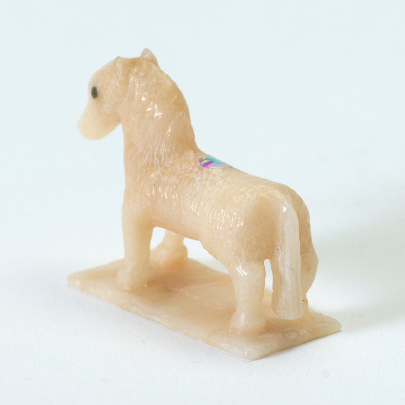 Raybert Kanteena: Creamy Alabaster, Horse with inlay